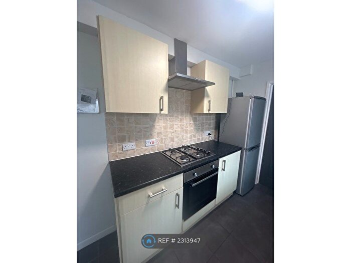 3 Bedroom Terraced House To Rent In Boulton Road, Southsea, PO5