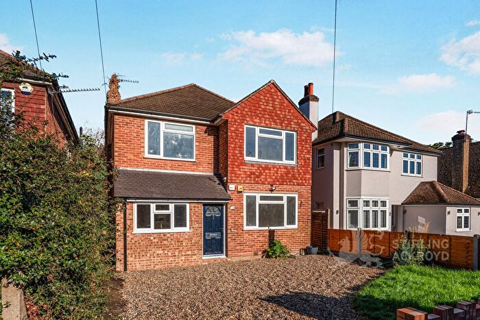 3 Bedroom Detached House To Rent In Woodlands Avenue, West Byfleet, Surrey, KT14