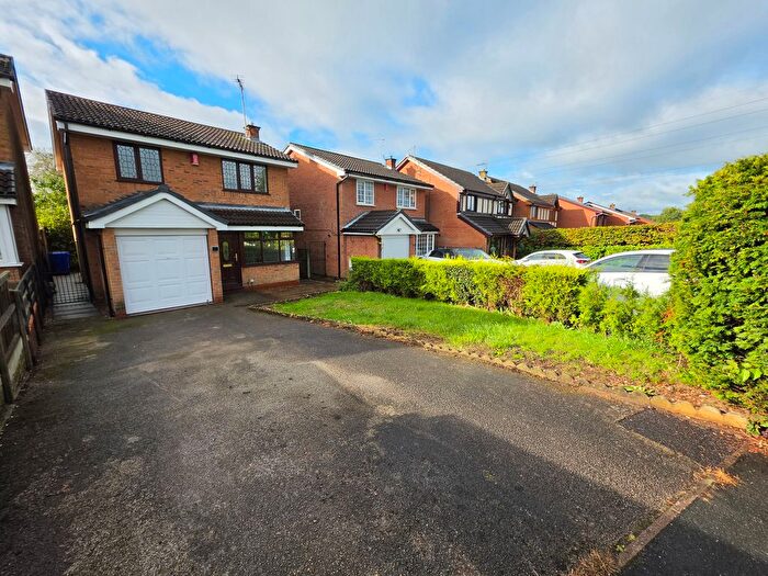 3 Bedroom Detached House For Sale In Landrake Grove, Packmoor, Stoke-On-Trent, ST6