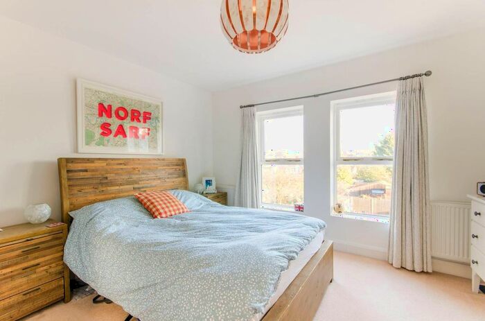 2 Bedroom Maisonette For Sale In Shernhall Street, Walthamstow Village, London, E17