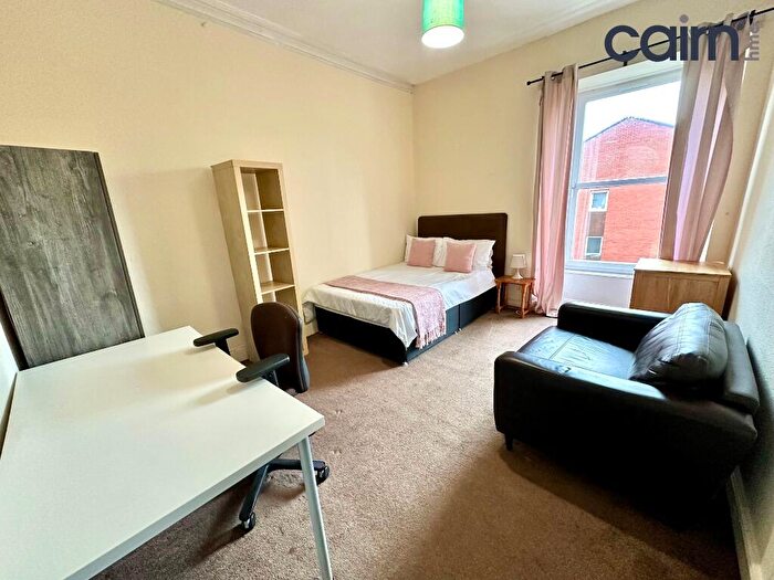 3 Bedroom Flat To Rent In Garnethill Street, Glasgow, G3