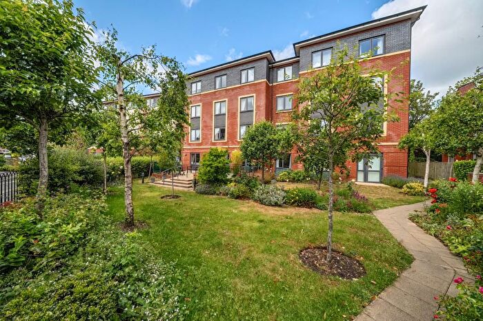 1 Bedroom Flat For Sale In Newbury, Berkshire, RG14