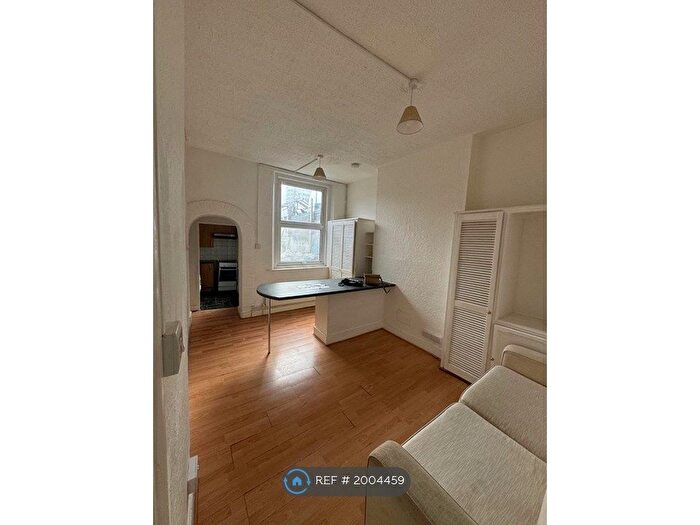 2 Bedroom Flat To Rent In London Road, Croydon, CR0