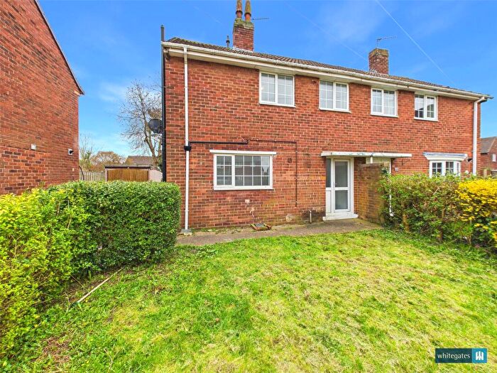 3 Bedroom Semi Detached House To Rent In Wike Gate Grove, Thorne, Doncaster, South Yorkshire, DN8