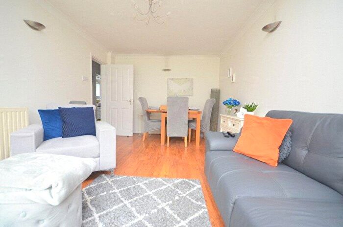 2 Bedroom Apartment To Rent In Chaplaincy Gardens, Hornchurch, Essex, RM11