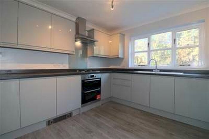 4 Bedroom House To Rent In Salvington Hill, High Salvington, BN13
