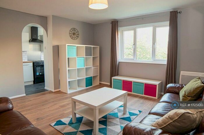 1 Bedroom Flat To Rent In Bridge Meadows, London, SE14