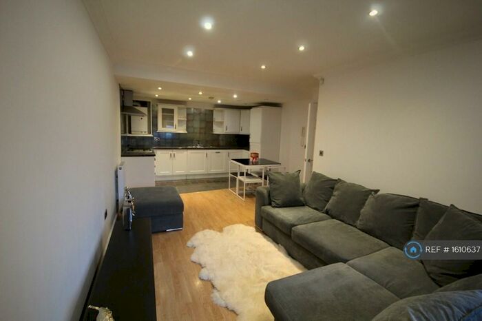 2 Bedroom Flat To Rent In Green Lane, Mossley Hill, Liverpool, L18
