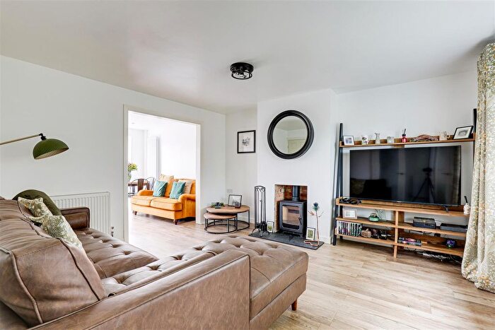 3 Bedroom End Of Terrace House For Sale In Sobers Gardens, Arnold, Nottinghamshire, NG5