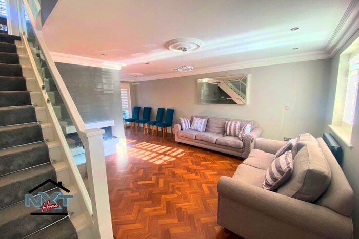 3 Bedroom Terraced House To Rent In Park Close, London, E9