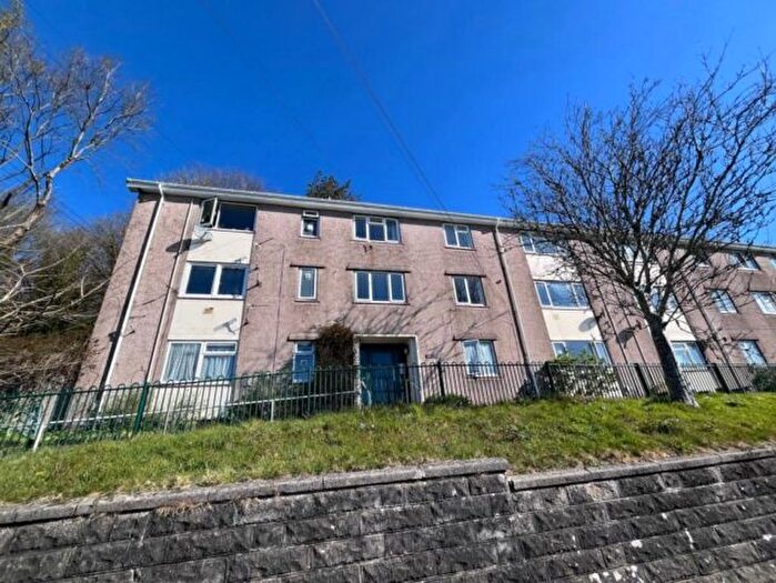 3 Bedroom Flat To Rent In Penlan Crescent, Uplands, Swansea, SA2