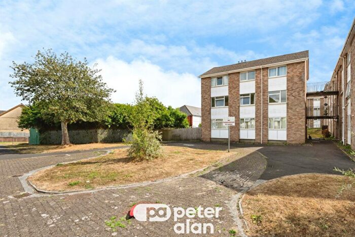 2 Bedroom Flat For Sale In White Gates Court, Skewen, Neath, SA10