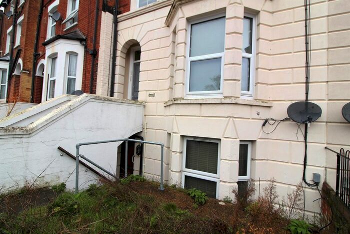 1 Bedroom Flat To Rent In South Street, Reading, RG1