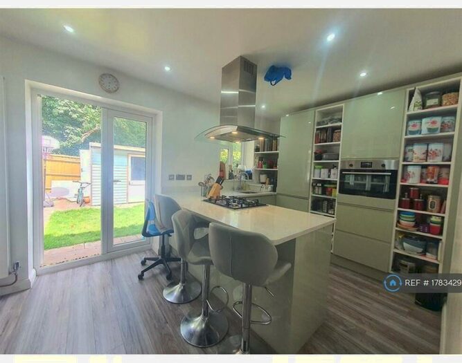 4 Bedroom Terraced House To Rent In Cumberland Close, Amersham, HP7