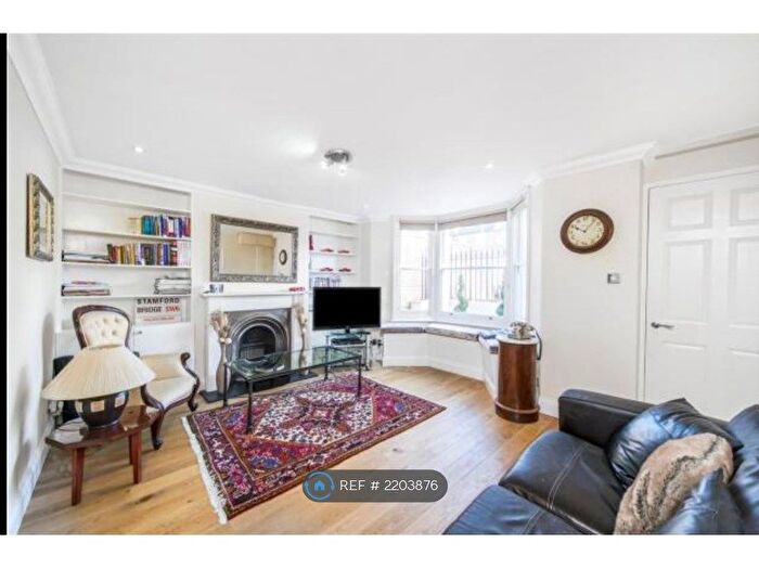 1 Bedroom Flat To Rent In Merton Road, London, SW18