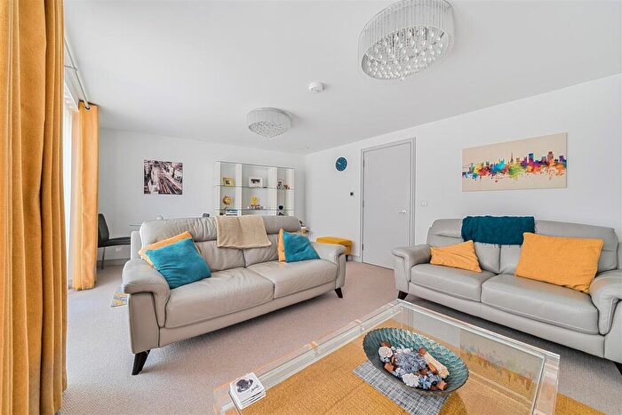 3 Bedroom House For Sale In French Yard, Bristol, BS1