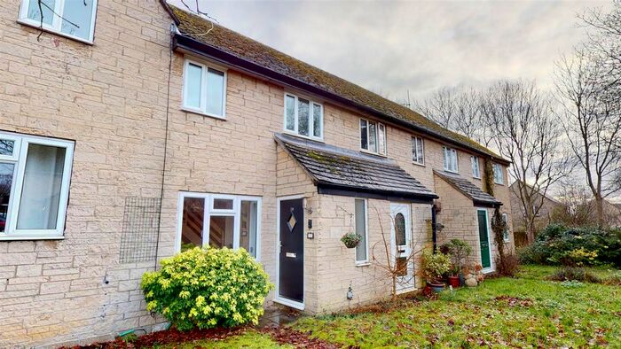 3 Bedroom Property To Rent In Oxlease, Witney, OX28