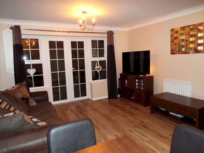 2 Bedroom House To Rent In Calcroft Avenue, Greenhithe, DA9