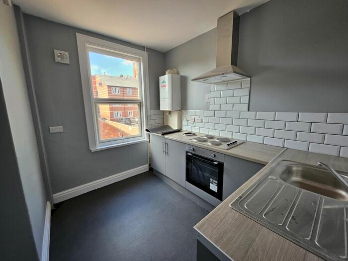 2 Bedroom Flat To Rent In First Floor Flat, Vaughan Avenue, DN1