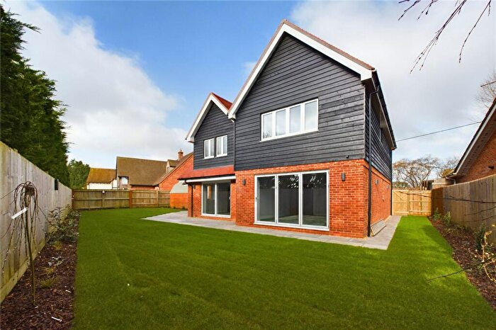 4 Bedroom Detached House For Sale In Beech Lane, Woodcote, Reading, Oxfordshire, RG8