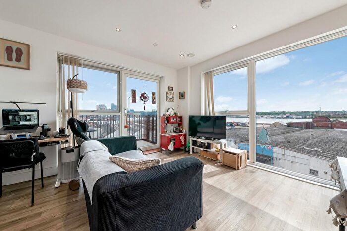 2 Bedroom Flat For Sale In Wray Avenue, London, E16