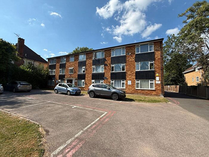 2 Bedroom Detached House For Sale In Tregenna Court, Harrow Road, Wembley, HA0