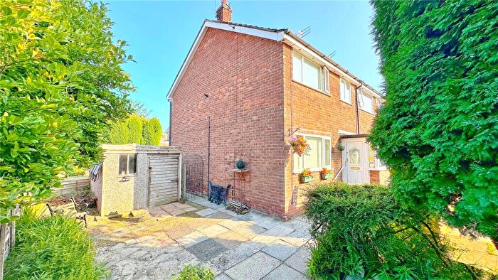 3 Bedroom End Of Terrace House For Sale In Jackson Gardens, Denton, Manchester, Greater Manchester, M34