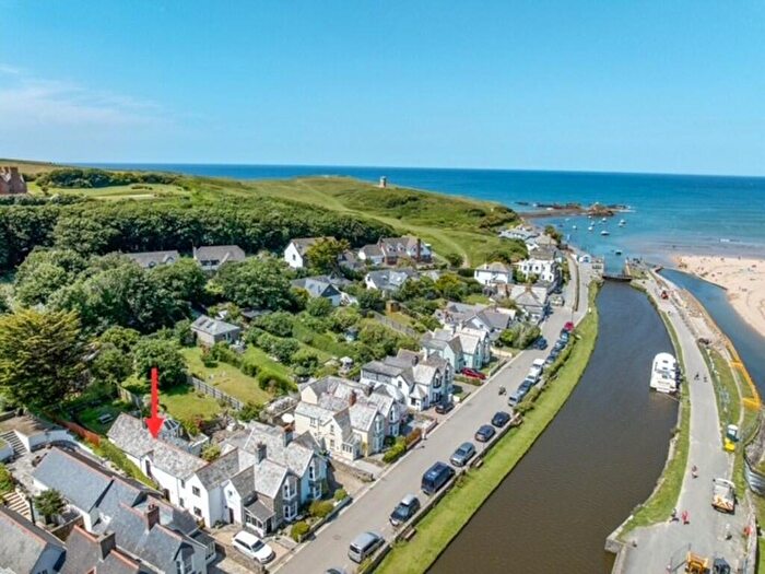 2 Bedroom Apartment For Sale In Breakwater Road, Bude, EX23