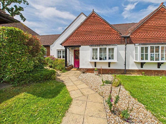 2 Bedroom Bungalow For Sale In Oakwood Cottage, Pegasus Court, Park Lane, Tilehurst, Reading, RG31