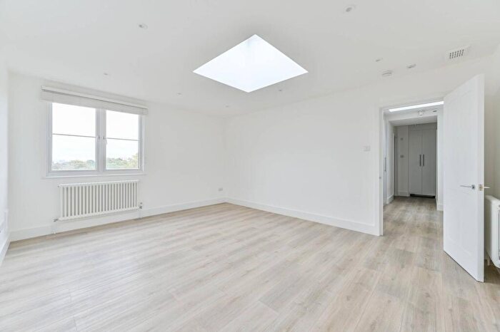 1 Bedroom Flat To Rent In Este Road, Clapham Junction, London, SW11