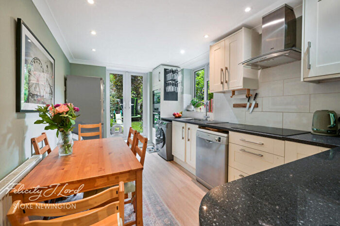 3 Bedroom Flat For Sale In Rectory Road, London, N16