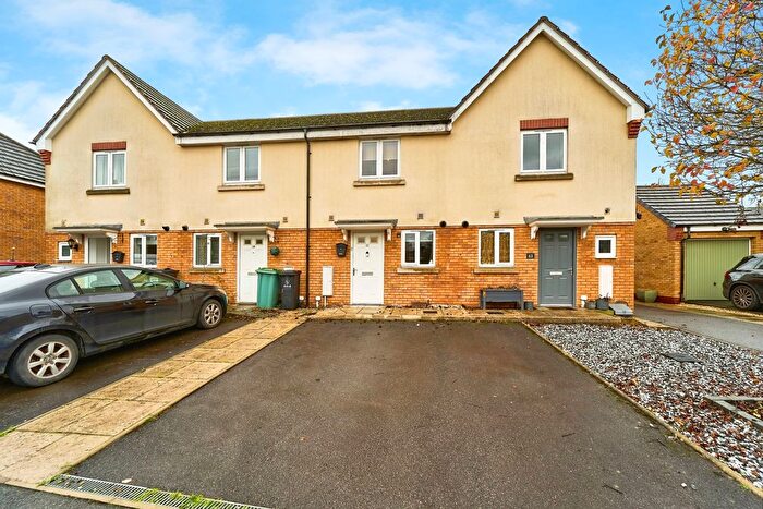2 Bedroom Town House For Sale In Cartbridge Lane South, Walsall, West Midlands, WS4