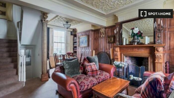 3 Bedroom Flat To Rent In Grafton Terrace, NW5