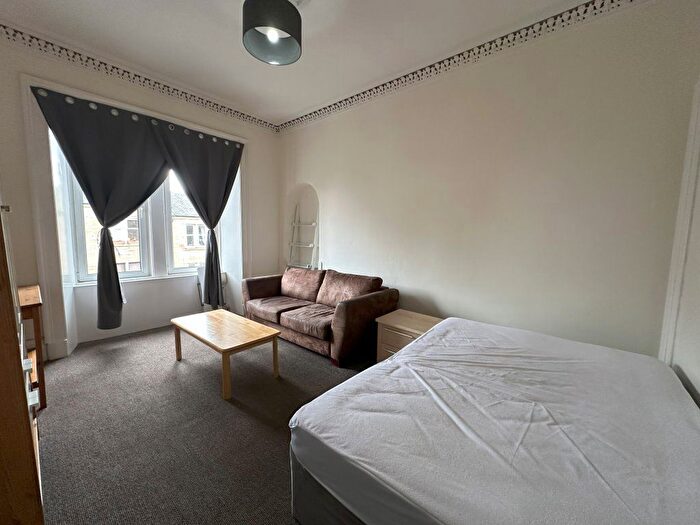 3 Bedroom Flat To Rent In Glen Street, Edinburgh, EH3