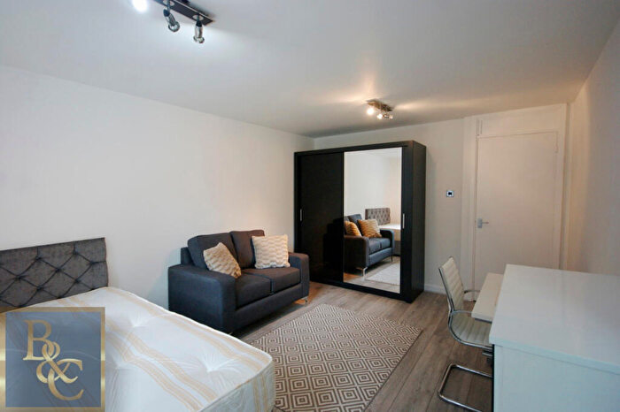 2 Bedroom Apartment To Rent In Coopers Lane, Kings Cross, NW1