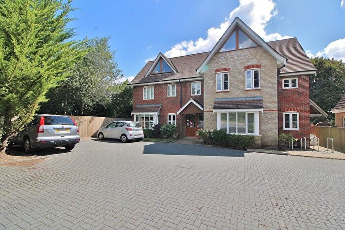 2 Bedroom Flat For Sale In Heath Mansion, London Road, PO7