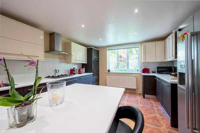 5 Bedroom House To Rent In Barham Road, Wimbledon, SW20
