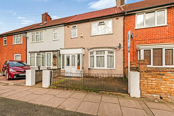 3 Bedroom Terraced House For Sale In Middleton Road, Morden, SM4