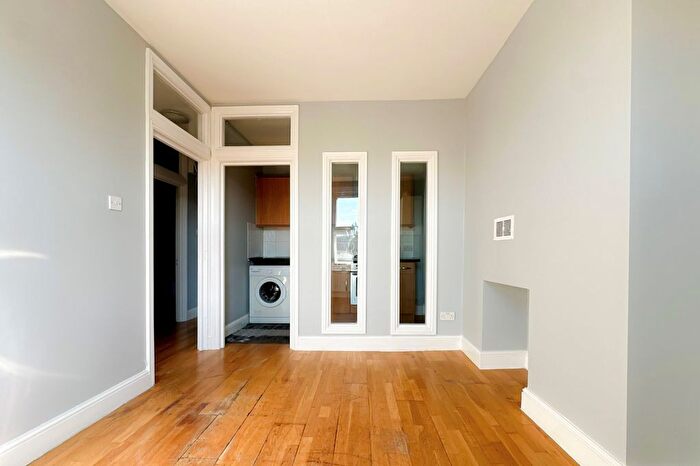 1 Bedroom Flat To Rent In Venner Road, London, SE26