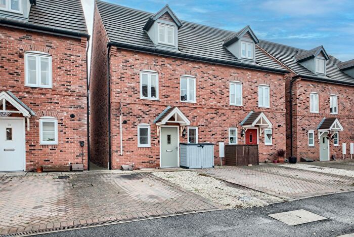 3 Bedroom Semi Detached House For Sale In Otters Holt Bishopton, Stratford-Upon-Avon, CV37