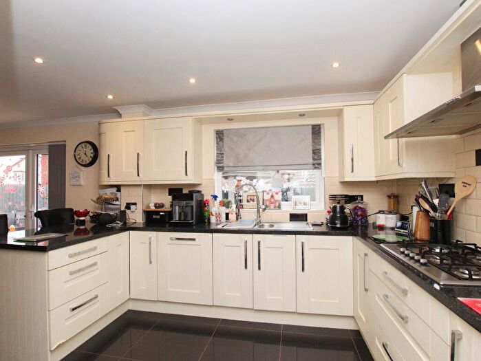5 Bedroom Detached House For Sale In Heol Faenor, Beddau, CF38