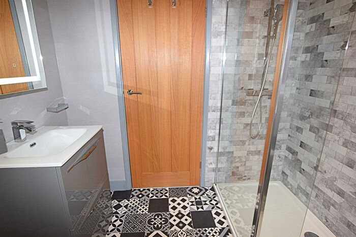 2 Bedroom Detached Bungalow For Sale In Chestnut Road, Waltham, DN37