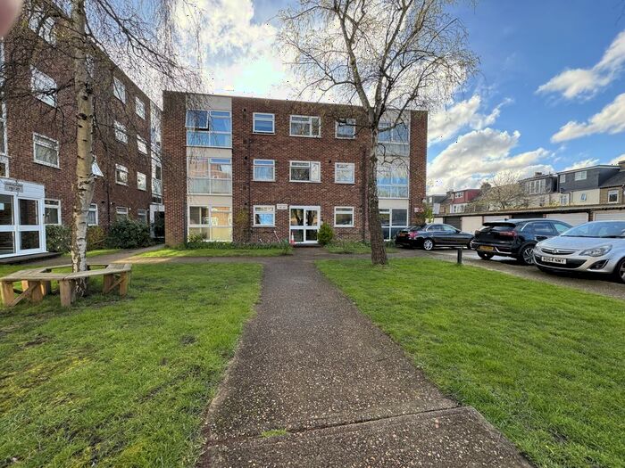2 Bedroom Flat To Rent In Azalea Close, London, W7