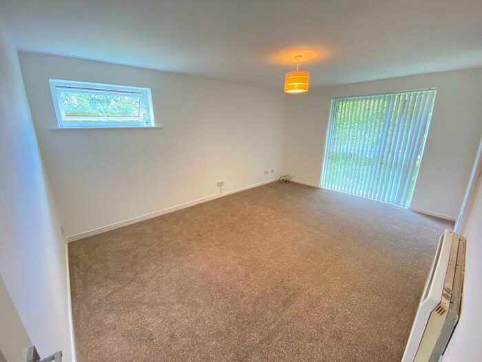 2 Bedroom Flat To Rent In Arkley Road, Hemel Hempstead, HP2