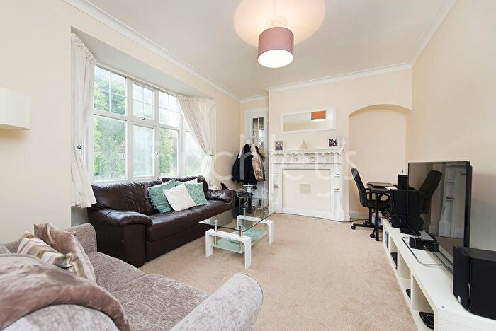 1 Bedroom Flat To Rent In Stanhope Court, East End Road, Finchley, N3