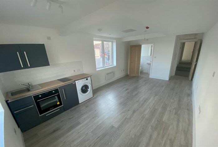 Studio To Rent In Upper Wickham Lane, Welling, DA16