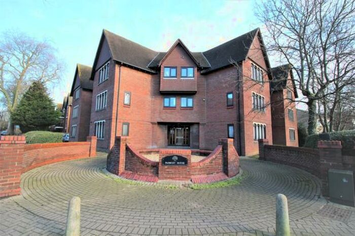 2 Bedroom Flat To Rent In Padbury House, Bromham Road, MK40