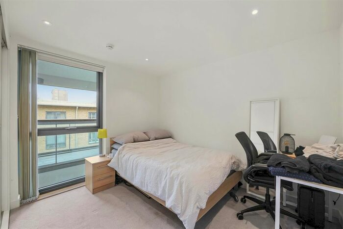 1 Bedroom Flat To Rent In Canalside Square, Angel, N1