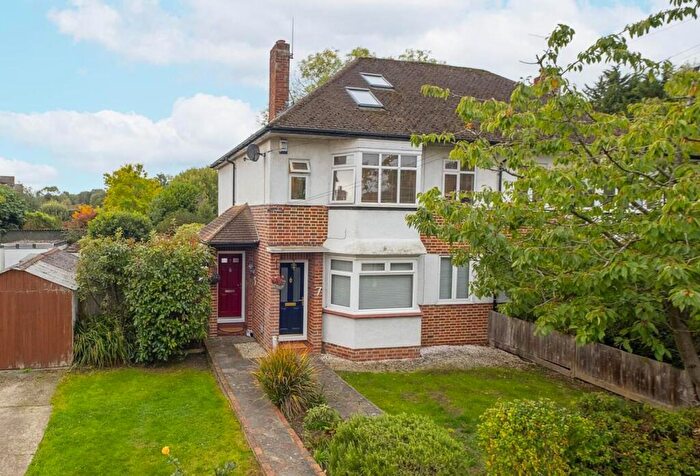 3 Bedroom Maisonette For Sale In Warwick Road, Thames Ditton, KT7