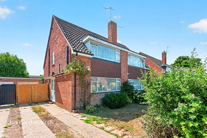 3 Bedroom Semi-Detached House For Sale In Emlyn Road, Horley, RH6